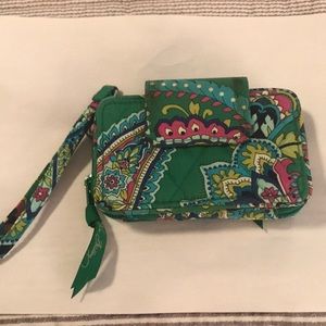 Vera Bradley wristlet in Emerald Paisley, EUC